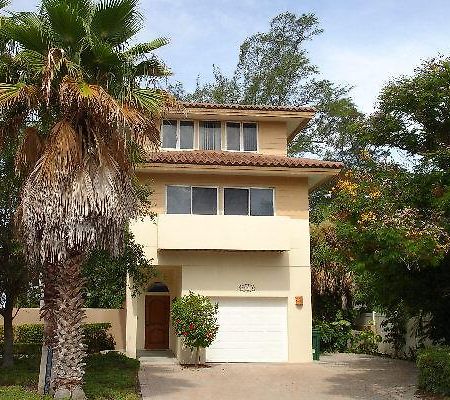Serenity Four Bedroom Villa Холмс Бийч Екстериор снимка