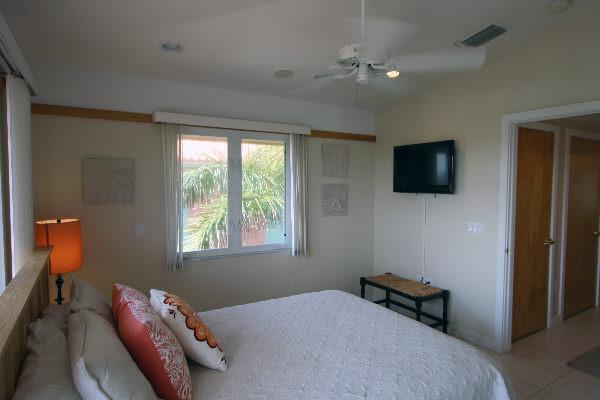 Serenity Four Bedroom Villa Холмс Бийч Екстериор снимка