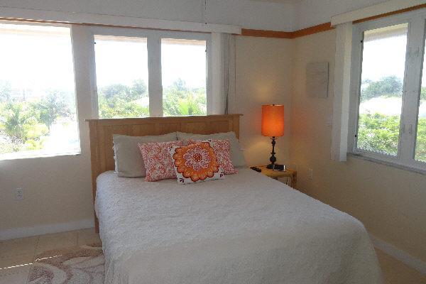 Serenity Four Bedroom Villa Холмс Бийч Екстериор снимка